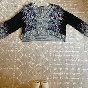 Women’s free people flowery/stripped capried sleeved top